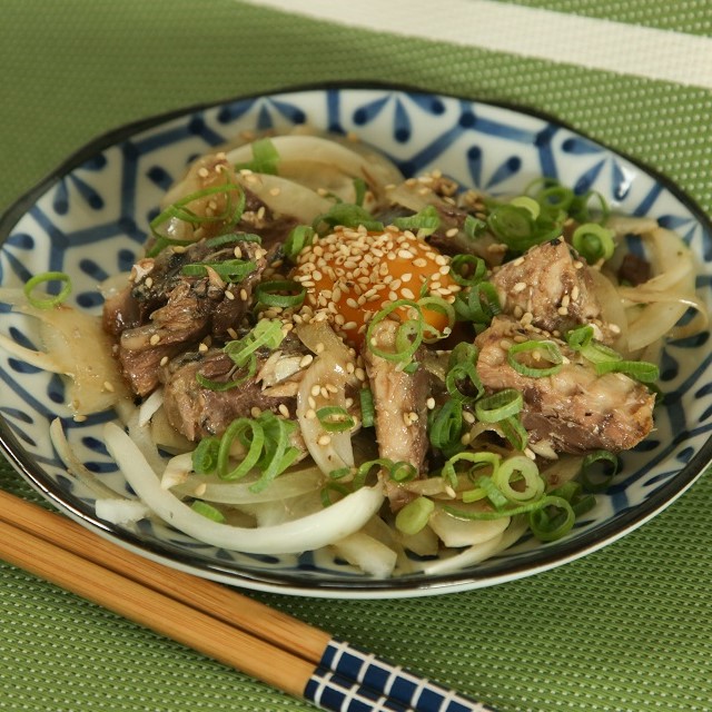 鈴木さん家のサバ缶玉ねぎサラダ