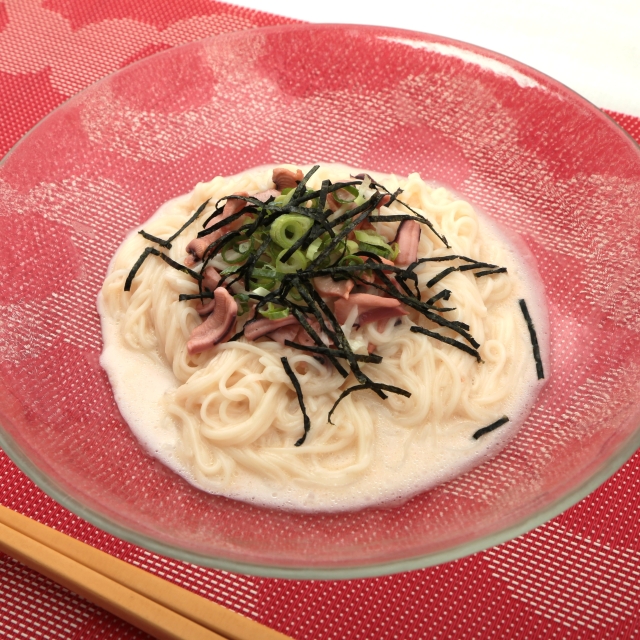 簡単レシピ愛好家さんのイカの塩辛パスタ風