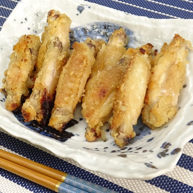 簡単レシピ愛好家さんの手羽中の塩ダレ唐揚げ風