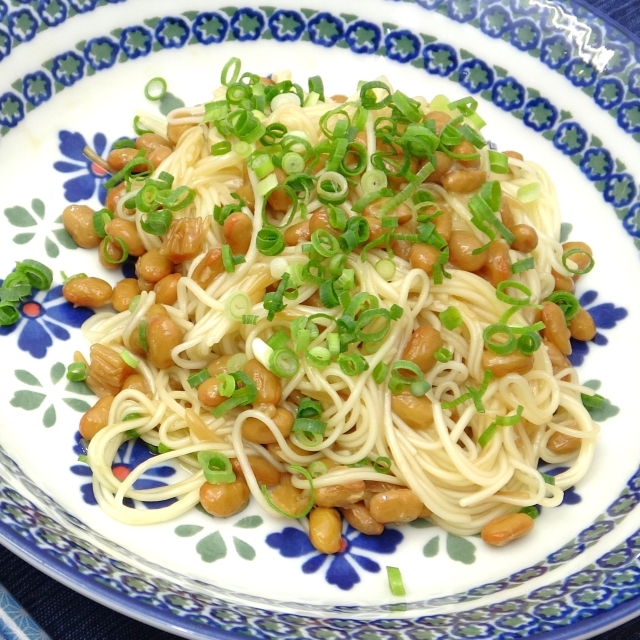 簡単レシピ愛好家さんのなめたけ納豆パスタ風