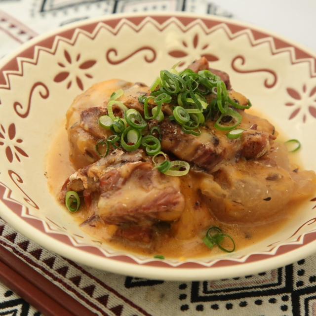 簡単レシピ愛好家さんのおでんの大根とさばの味噌煮缶のチーズ焼き