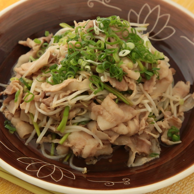 簡単レシピ愛好家さんのせりの豚もやし蒸し