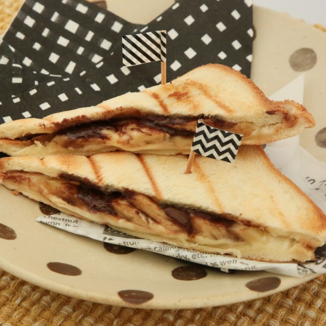 簡単レシピ愛好家さんのクリームチーズとチョコバナナサンド