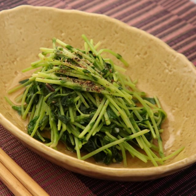 簡単レシピ愛好家さんの豆苗のレンジ炒め