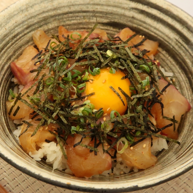 簡単レシピ愛好家さんのタイのユッケ丼